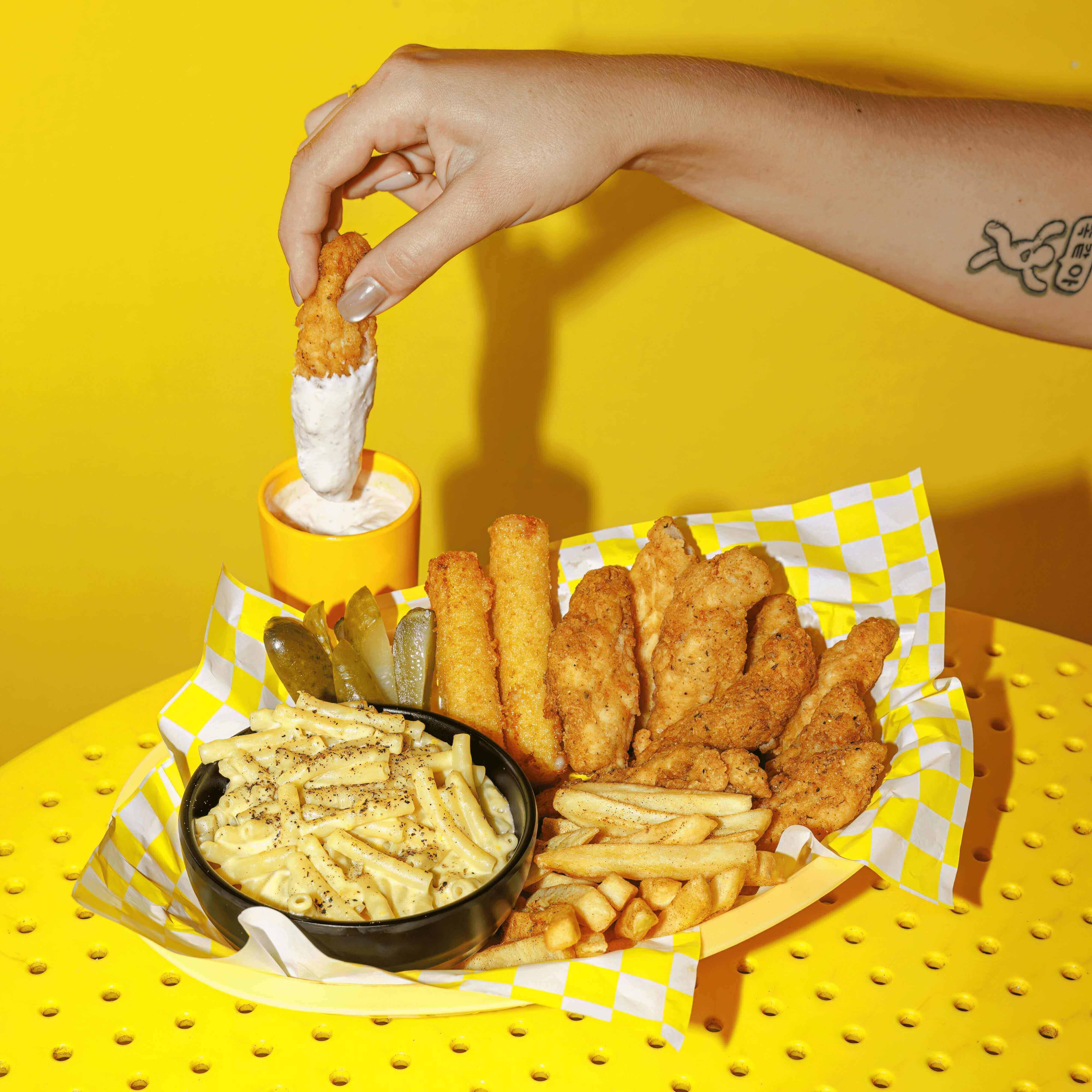 Chicken strips with sauce